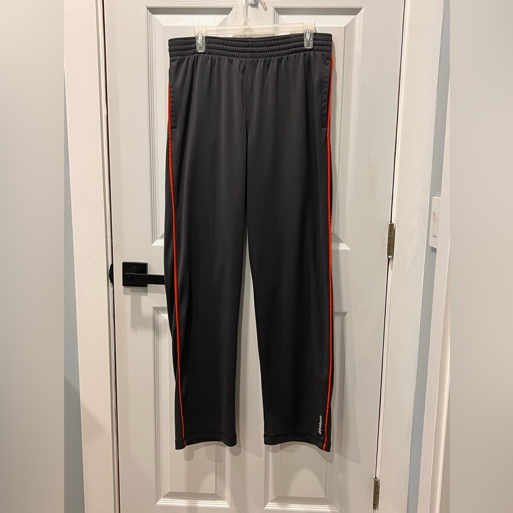 Reebok Men’s Large dark, gray Track Pants Red Side Stripe Athletic
